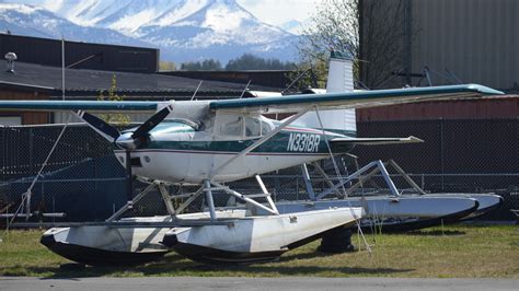 https://www.rodbearden.com/Alaska%202022/Lake%20Hood/Cessna%20185/Cessna%20A185F%20Skywagon%20floatplane%20N3318R%201.JPG