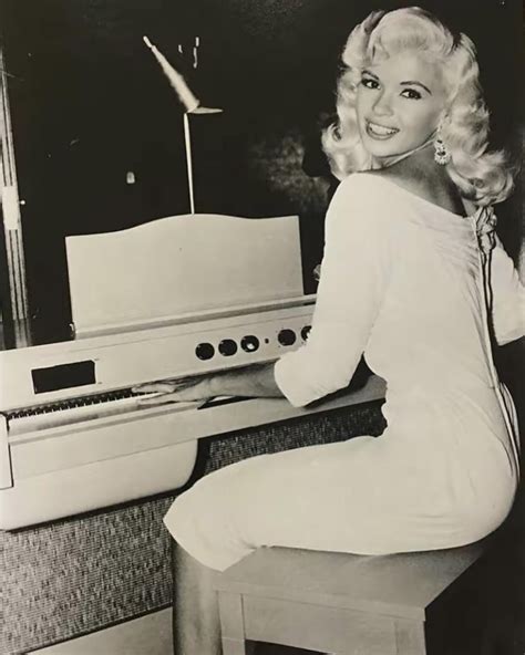 Jayne Mansfield, the Blonde Bombshell of the 1950s/1960s - She was in fact NOT a dumb blonde ...
