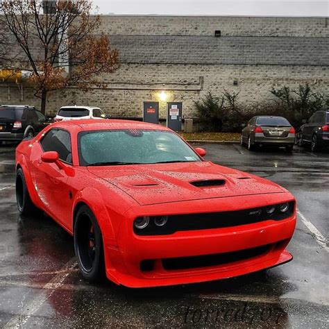 Red Dodge Challenger SRT Hellcat