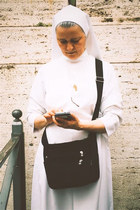 A Behind the Scenes Look at What Nuns Wear Today | Panaprium