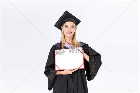 大学生拿毕业证书高清图片下载-正版图片501276539-摄图网