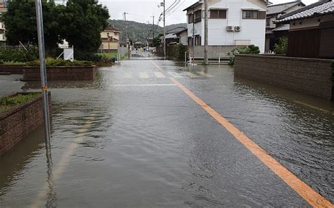 JR秋田駅前、路上を一面水覆う 「内水氾濫」や土砂崩れ - 拡大写真｜Infoseekニュース