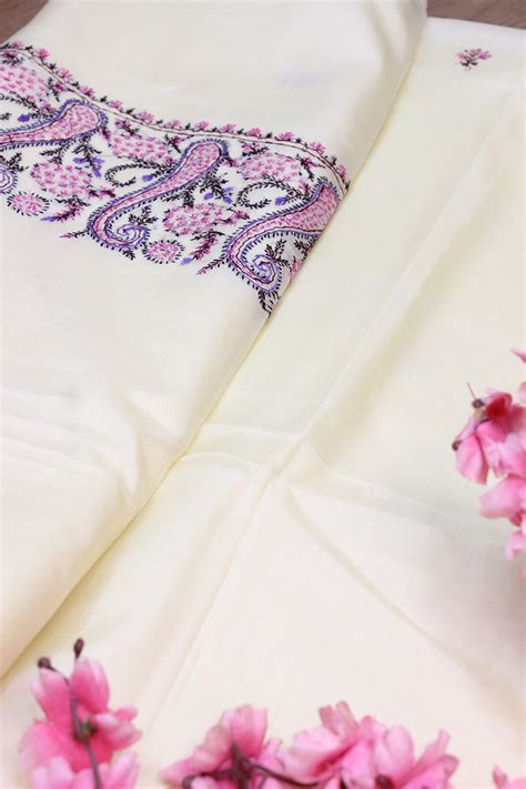 Off White Embroidered Kashmiri Sozni Work Pure Silk Saree - Luxurionworld