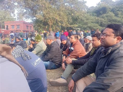 UP: No Dec Salary, Regularisation of Non-Teaching Staff; AMU Employees ...