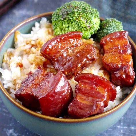 Braised Pork Belly (Hong Shao Rou/红烧肉), an Easy Version - Red House Spice