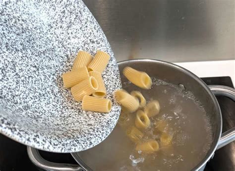 Creamy pasta with mushrooms and cream: A simple first course with ...