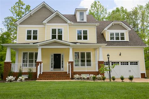 25 Vinyl Siding Colors for Every Style and Size of Home