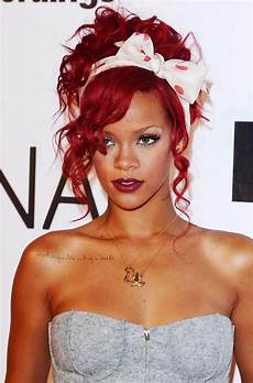 Rihanna Pin Up Hairstyle by Hair Envy 101 Scarlet Fever Rihanna Hair Rihanna Pin Up Hairstyle