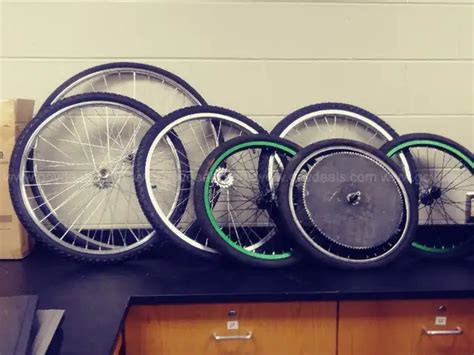 7 Bicycle Tires of Varying Sizes | AllSurplus