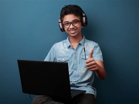 Traits of kids born in March | The Times of India