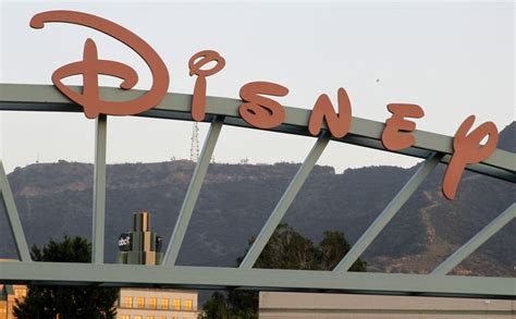 Indian-origin woman kills son on Disneyland trip, arrested By IANS