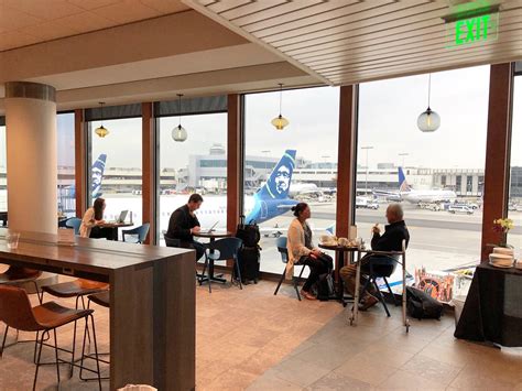 Choose this, not that: LAX Priority Pass lounge edition - The Points Guy