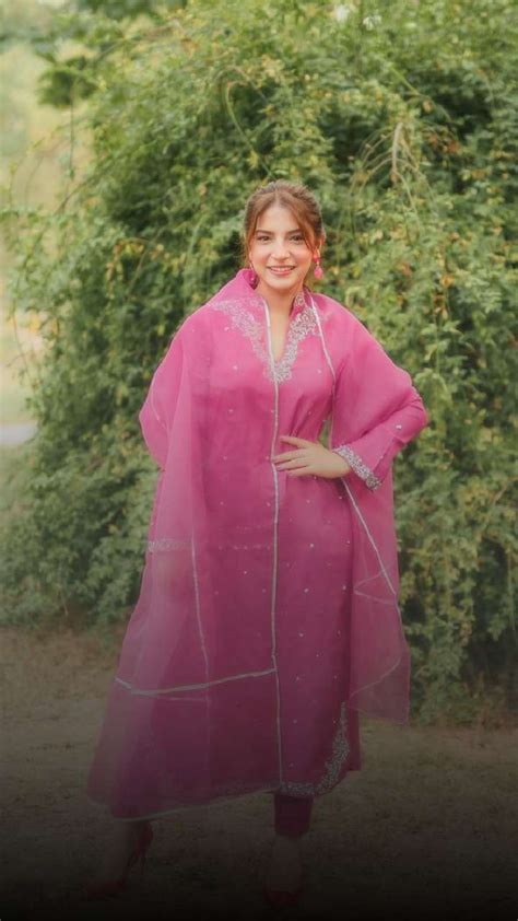 Gorgeous Pakistani Suits Approved By Dananeer For Small Functions