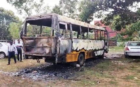 ஊத்தங்கரை அருகே விபத்தில் இளைஞர் உயிரிழப்பு: தனியார் பள்ளிப் பேருந்து ...