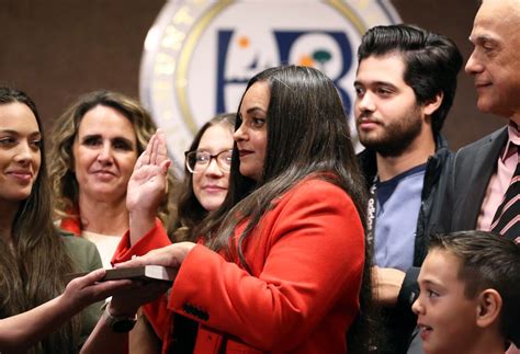 Huntington Beach's first Latina mayor, Gracey Van Der Mark, sworn in ...