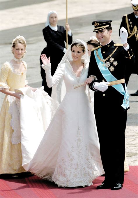 Spanish Royals | Royal wedding dress, Royal wedding gowns, Royal brides