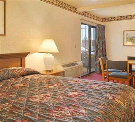 MERRYTON INN (Shreveport) - Inn Reviews, Photos, Rate Comparison ...