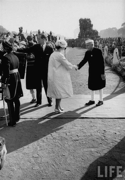 Queen Elizabeth II during her tour of the Indian subcontinent in 1961 ...