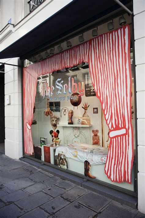 Storefront Window Display Ideas 的图像结果