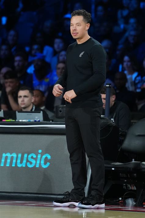 Spurs' Johnson, Celtics' Mazzulla Named Coaches Of The Month | Hoops Rumors