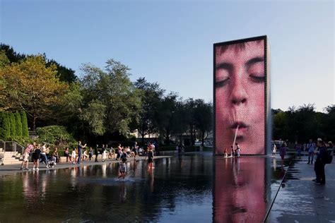 CROWN FOUNTAIN, 2004 Millennium Park, Chicago, USA - Public Space ...