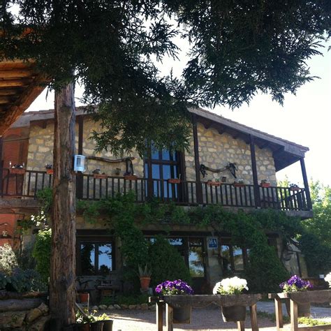 HOTEL RURAL APARTAMENTOS LOS QUIÑONES (Peralejos De Las Truchas ...