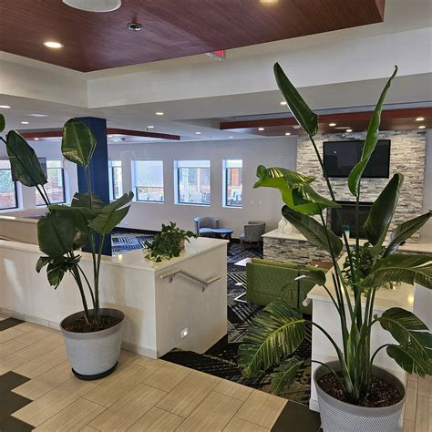 HOLIDAY INN EXPRESS NAPERVILLE BY IHG - Hotel Reviews, Photos, Rate ...