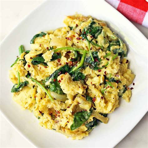10-Minute Fluffy Scrambled Eggs - Healthy Recipes Blog