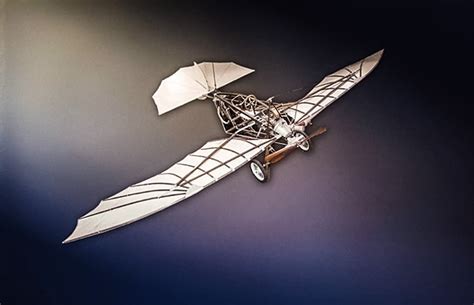 Small Flying Machine 的图像结果