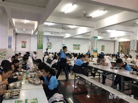 不订餐就不准在教室吃饭？深圳某中学学生淋雨吃饭，教育局回应 - 知乎