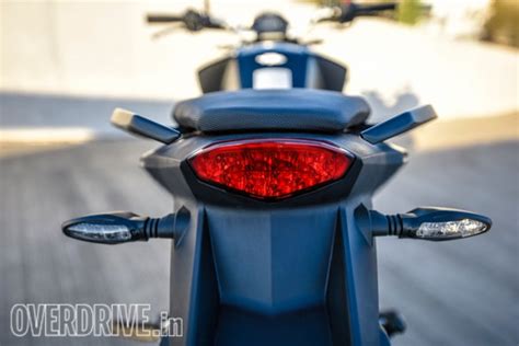 2017 KTM 200 Duke first ride review - Overdrive