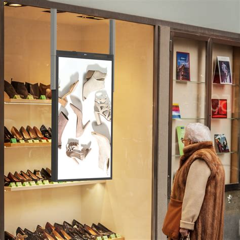 Window Digital Signage 的图像结果