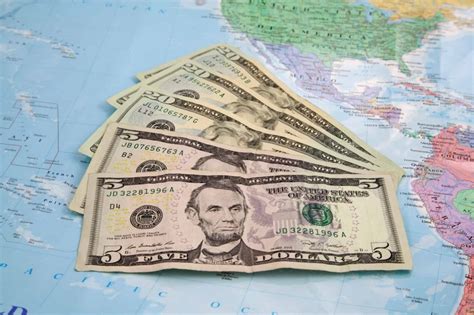 What is the best currency to take to Curaçao?