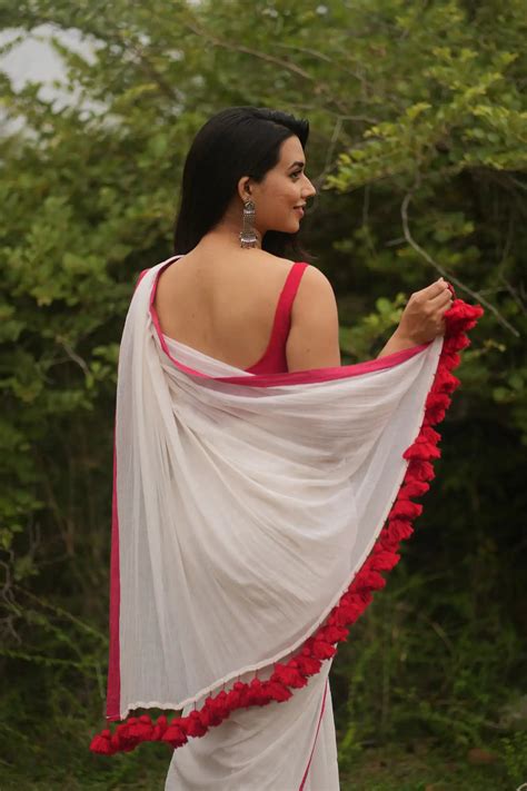 Fiona in the Vallies White Saree - I Love Sarees