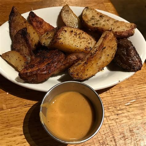 People's Pint - Greenfield Massachusetts Restaurant - HappyCow