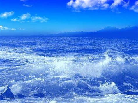 【地理视野】大海为什么是蓝色的？真的是反射天空的颜色么？黑海、红海、绿海......名字都是怎么来的？_海水