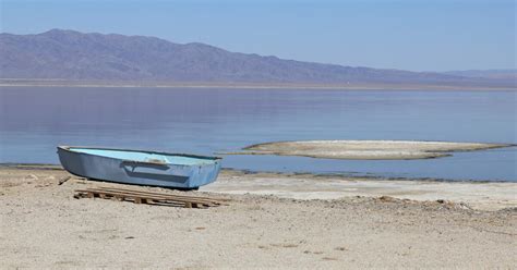 Salton Sea is emitting foul-smelling gas at high levels, study says ...