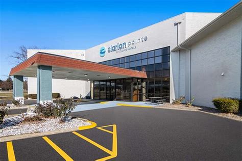 CLARION POINTE BLOOMINGTON - NORMAL NEAR I-55 AND UNIVERSITY ...