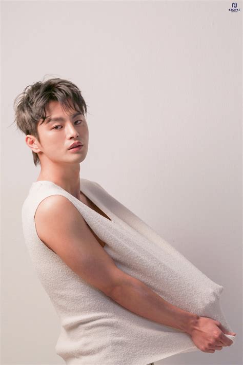 Seo In Guk releases sultry new profile photos as he prepares for his ...