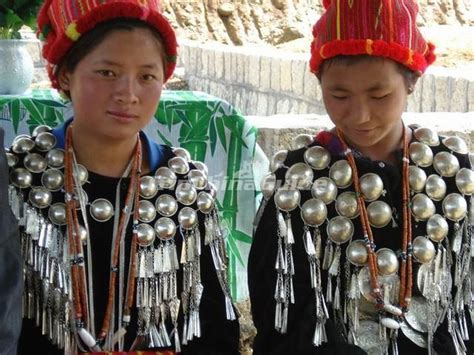 Jingpo Manau Festival: Traditional Dancing Around Ceremonial Poles