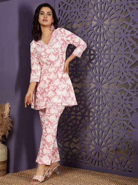 Cotton Hip Length Printed Straight 3/4 Sleeves V Neck Kurta Suit Set ...