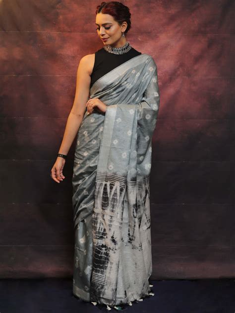 Buy from over 2000 Beautiful Sarees