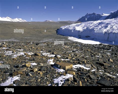 Antarctica desert hi-res stock photography and images - Alamy