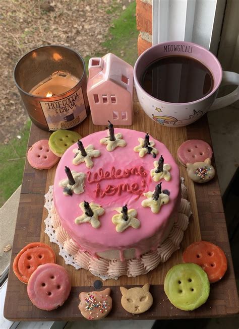 Coraline cake to go with the coraline button cookies : r/Baking