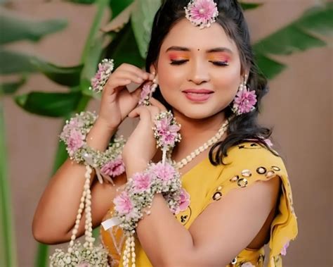 Wedding Garlands & Handcrafted Floral Jewelry Set | Fresh Flower Adornments