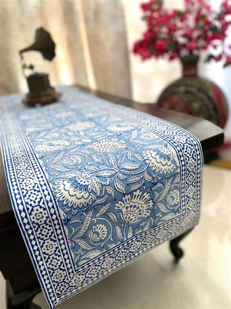 Buy Dining Table Runners Online In India at Best Price – Sumaavi