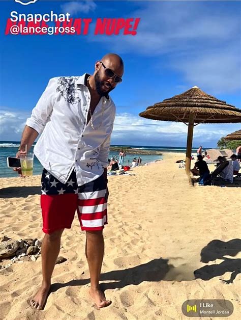 Montell Jordan's feet