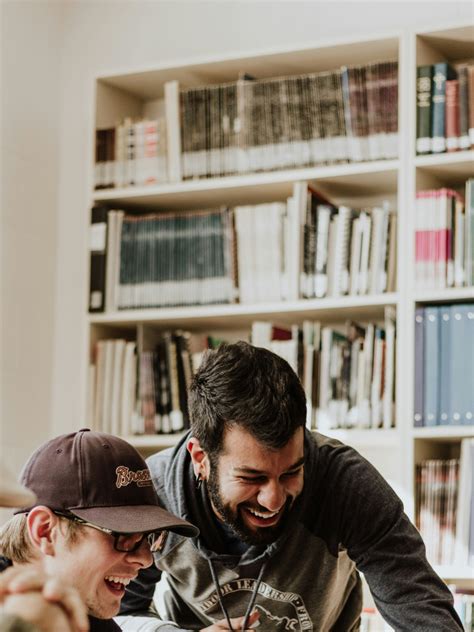 9 Ways Internships Assist Students in Finding the Right Job | Times of ...