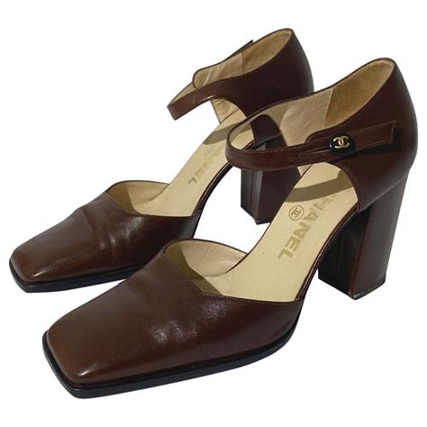 Chanel 1998 AW Slingback Classic Brown Square Toe Heels For Sale at 1stDibs