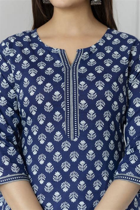 Women Blue Straight Tunic With Three Quaretr Sleeves – Nayo Clothing